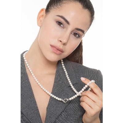 Japanese pearl necklace with diamond 18k white gold swivel snap hook
