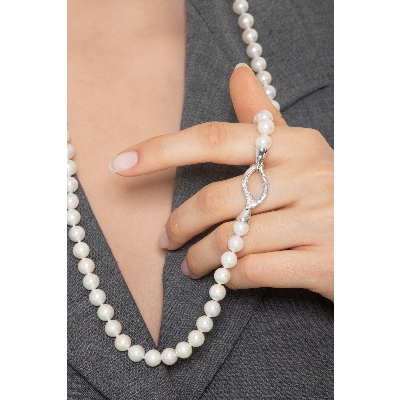 Japanese pearl necklace with diamond 18k white gold swivel snap hook