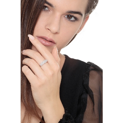 White gold 18k ring with diamonds 