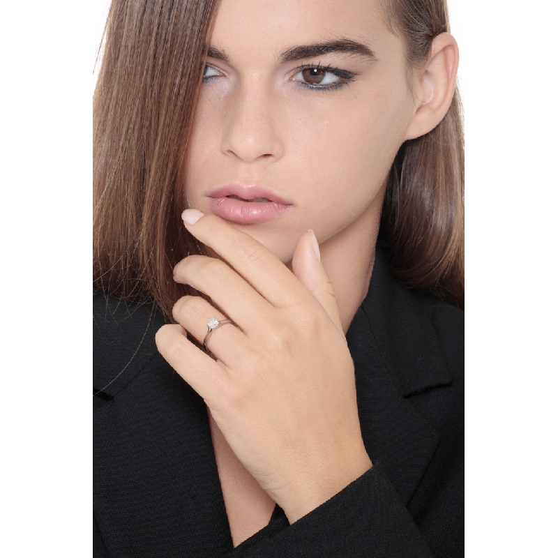 4 claw white gold 18k solitaire diamond ring 0,50 ct