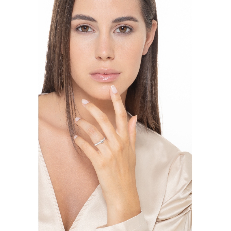 Anello in oro bianco 18k tipo solitario con diamanti, centrale 0.40 ct