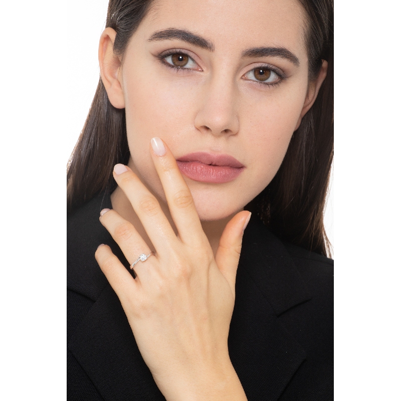 4 claw white gold 18k solitaire ring with diamond 0,40 ct