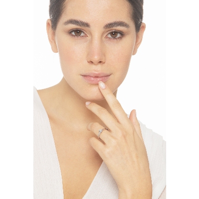 White gold 18k solitaire ring with a 4 claw 0,50 ct diamond