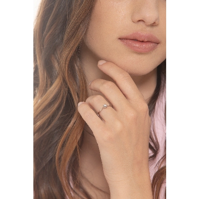 18k white gold solitaire ring with central diamond 0.15 ct