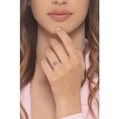 Anello in oro bianco 18k con zaffiro rosa e 2 diamanti per lato