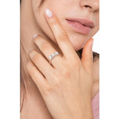 White gold 18k trilogy ring with 1,20 ct diamonds
