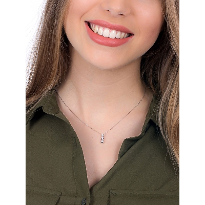 Necklace in 18k white gold with full bezel diamond trilogy pendant