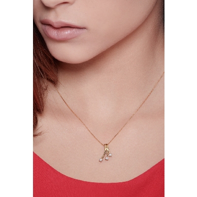 Necklace in 18k yellow gold with fancy diamond trilogy pendant 
