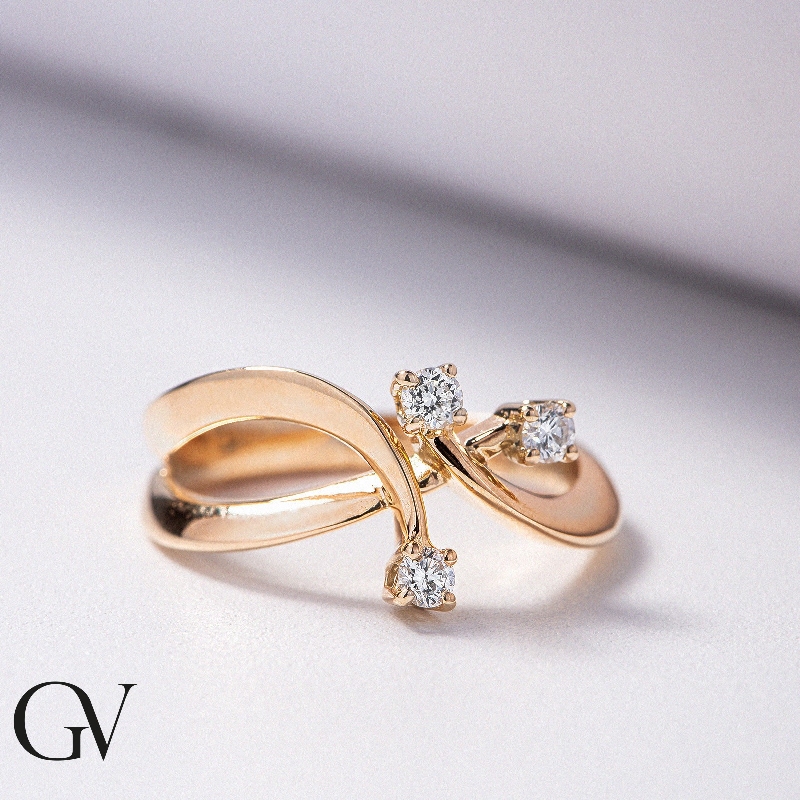 Rosé gold 18k trilogy ring with 0,22 ct diamonds 