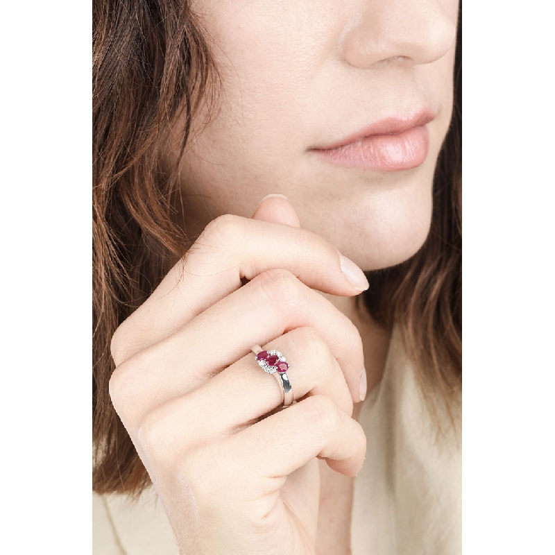 White gold 18k trilogy ring with rubies and diamonds