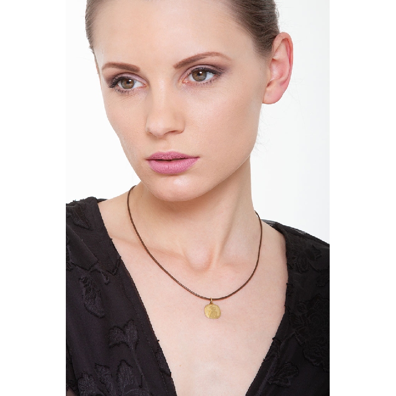 Blessed angel pendant in 18k yellow gold