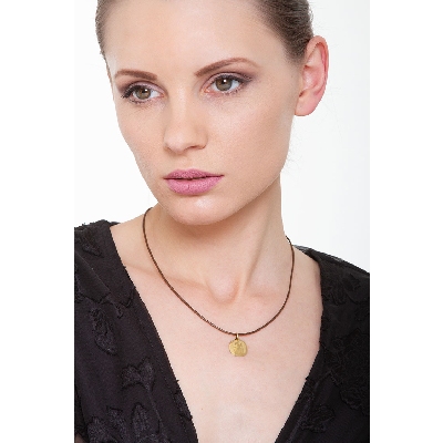 Blessed angel pendant in 18k yellow gold