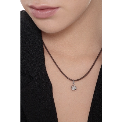 Ladybug in 18k white gold 