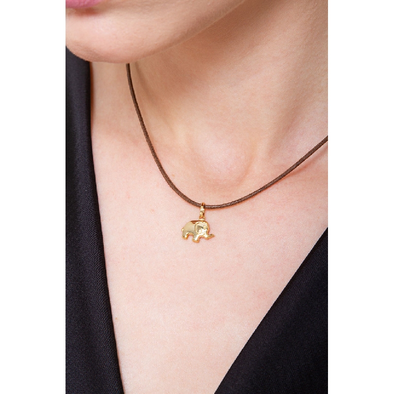 18k yellow gold elephant pendant