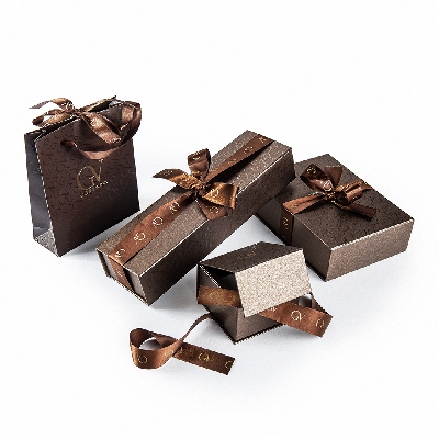 Braccialetto con piastrina in oro giallo 18k, cm 14.