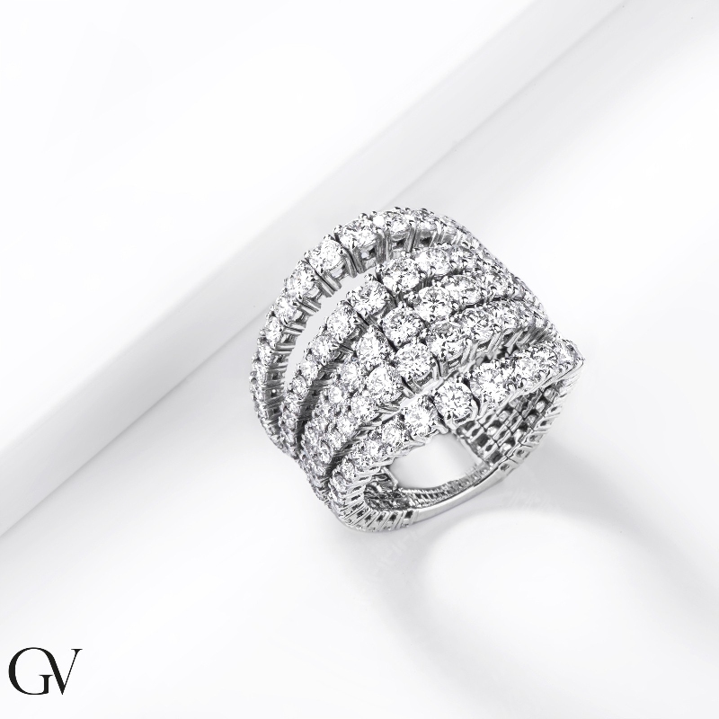 18k white gold ring with 5 rows of round cut diamonds