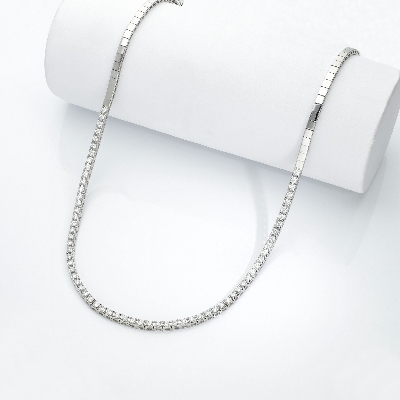 Diamond tennis necklace in 18k white gold