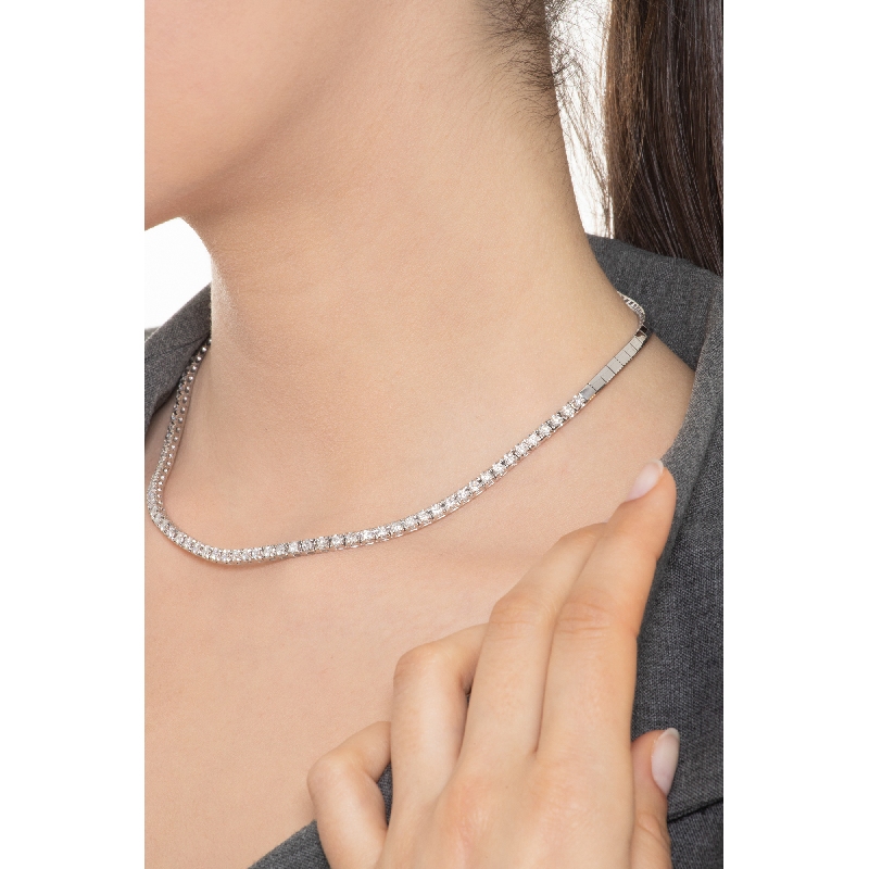 Diamond tennis necklace in 18k white gold