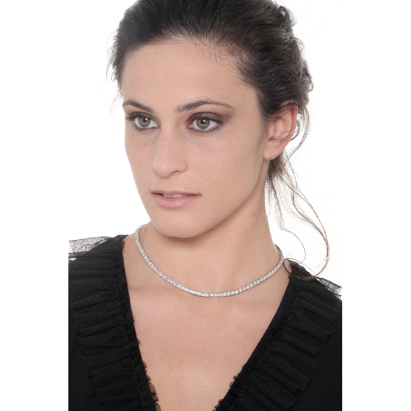 Collana tennis lineare in oro bianco 18k e diamanti