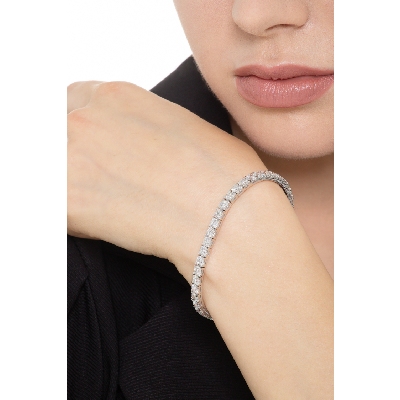 18k white gold tennis bracelet with diamonds