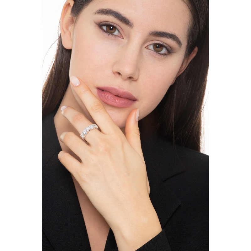 Anello fedina in oro bianco 18k con cinque diamanti, 1.70 ct