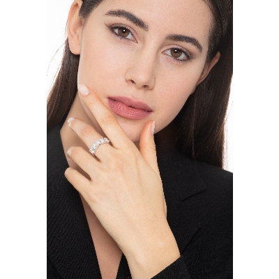 Anello fedina in oro bianco 18k con cinque diamanti, 1.70 ct