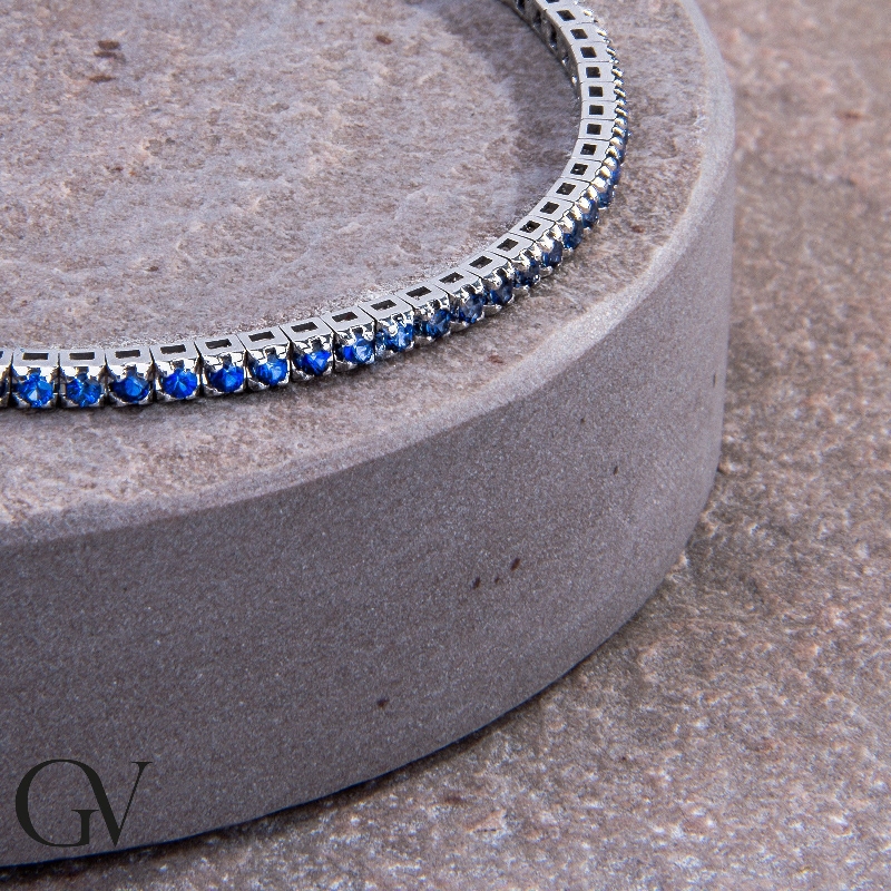 Tennis bracelet with sapphires
