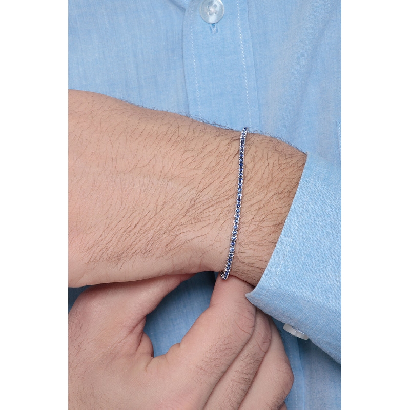 Tennis bracelet with sapphires