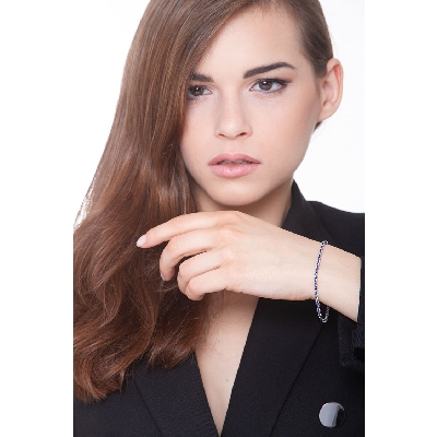 Tennis bracelet with sapphires