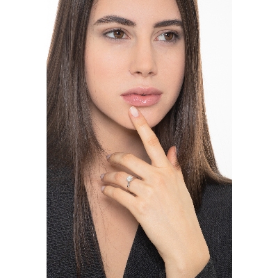 Anello solitario in oro bianco 18k con diamante da 0.90 ct