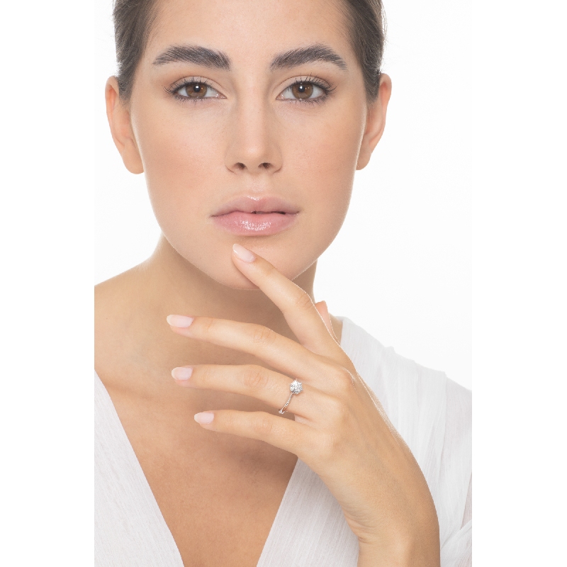 Anello solitario a 6 punte in oro bianco 18k con diamante, ct. 0,90