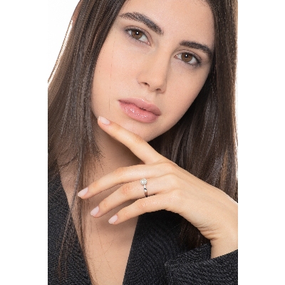 Solitario modello a quattro griffe in Oro bianco 18k con diamante di 1.00 ct