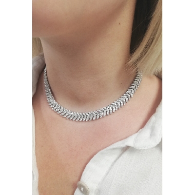 Collana in oro bianco 18k con maglie a spiga in diamanti