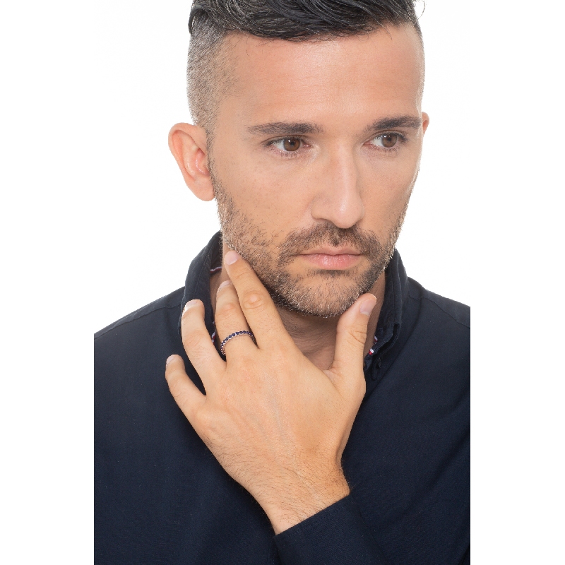 Anello Eternity in Oro Bianco 18k con Zaffiri Blu