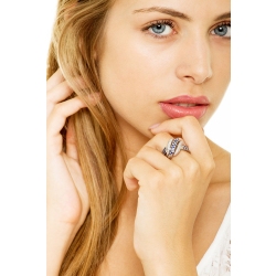 Anello in oro bianco 18k ad onde in zaffiri blu e diamanti 2