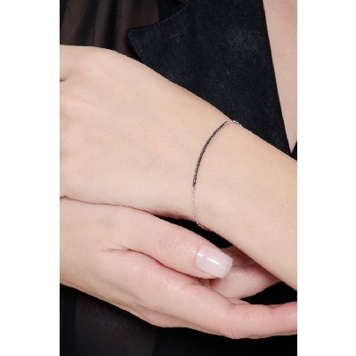 Bracciale in oro bianco 18k con barretta in Diamanti Neri