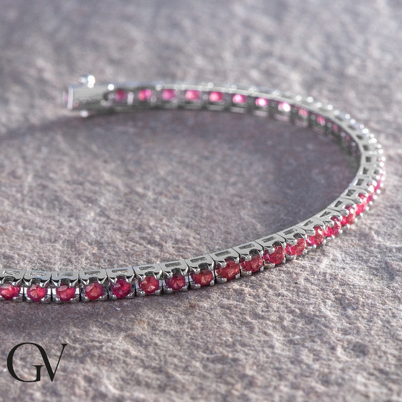 Pyramid top tennis bracelet with rubies