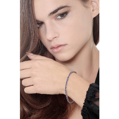 Bracciale Tennis piramide in oro Bianco 18k con Zaffiri Blu