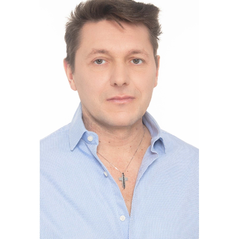 Collana con Croce uomo in oro bianco 18k e diamanti neri, catena 50 cm