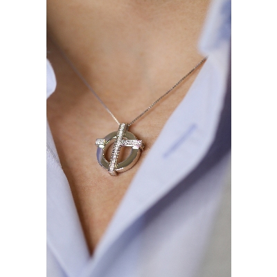 Collana da uomo con croce in oro bianco 18k con diamanti