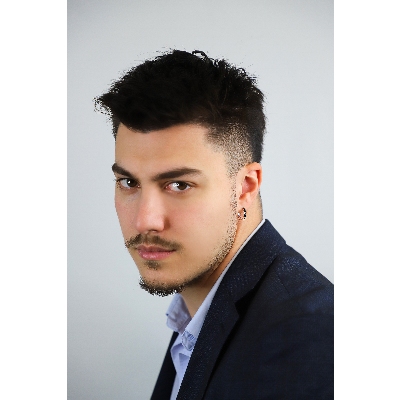 Mono orecchino a cerchio in oro bianco 18k con diamanti neri e punte brunite, Uomo