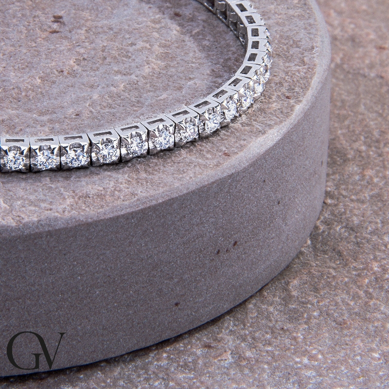 Bracciale Tennis lineare modello piramide in oro Bianco 18k con diamanti