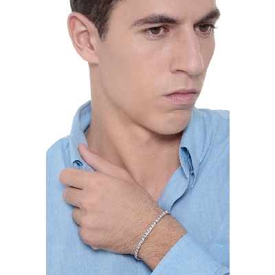 Bracciale Tennis lineare in oro bianco 18k con Diamanti. Larghezza maglia 3.70 mm