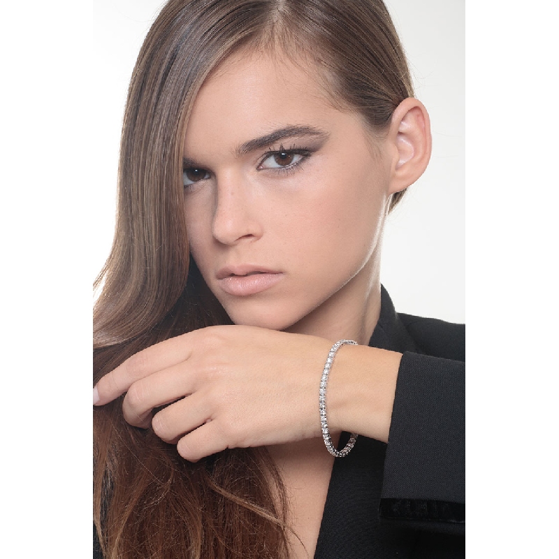 Bracciale Tennis lineare in oro bianco 18k con Diamanti. Larghezza maglia 3.70 mm