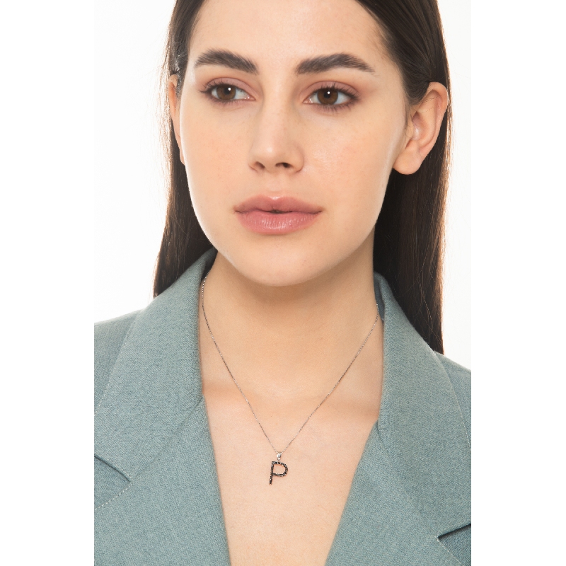 Collana lettera P in oro bianco 18k con diamanti neri