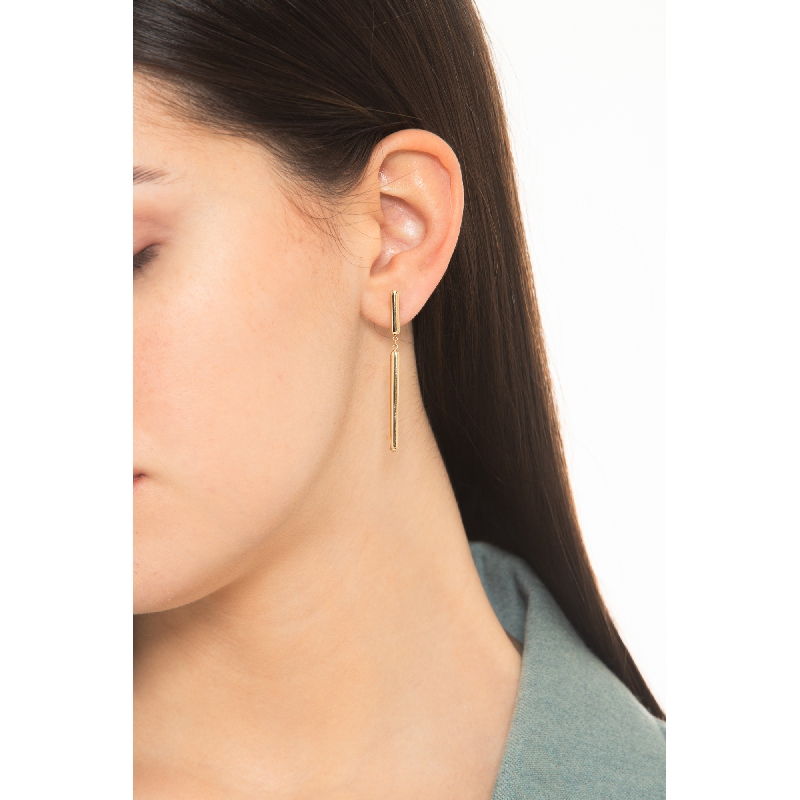 Orecchini pendenti con barretta in oro giallo 18k