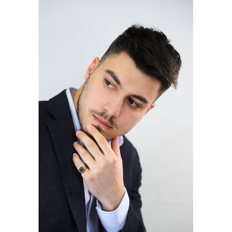 Anello da mignolo in oro Rosa 18k con pavè rettangolare in diamanti neri e punte brunite, Uomo