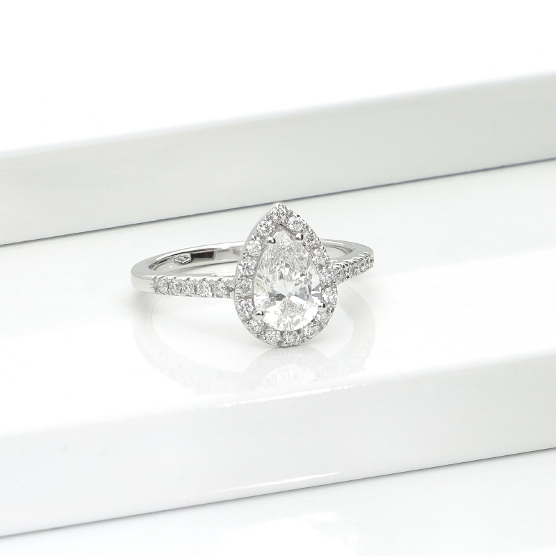 Anello con diamante taglio goccia 1.00ct GIA in oro bianco 18k