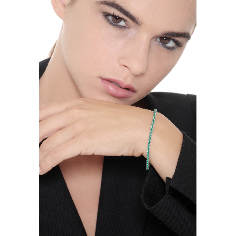 Square daw tennis bracelet with emeralds