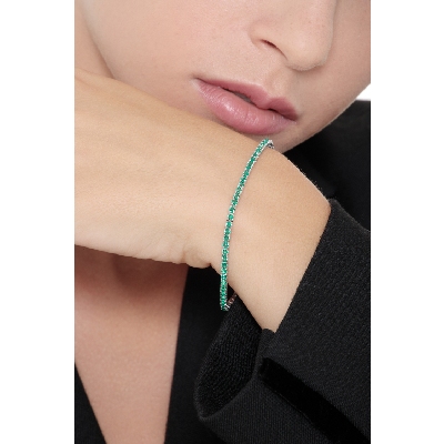 Square daw tennis bracelet with emeralds